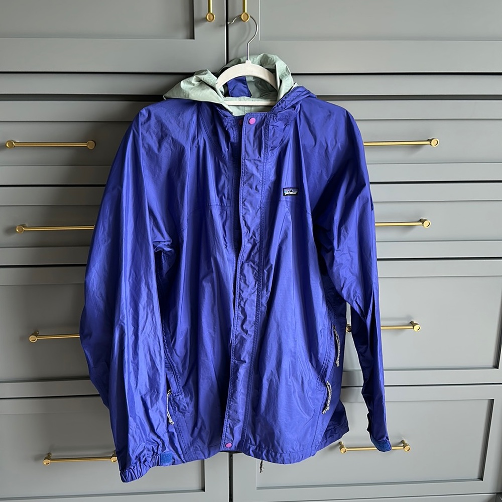 Patagonia Women’s Raincoat - Size Large